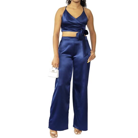 NWT Small Satin Crop Top and Wide Leg Pants Set with Bow Tie Detail - Picture 1 of 1